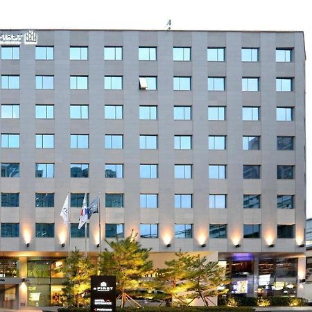 Afirst Hotel Myeongdong Szöul Kültér fotó